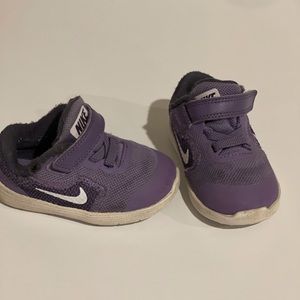 Girls purple nikes